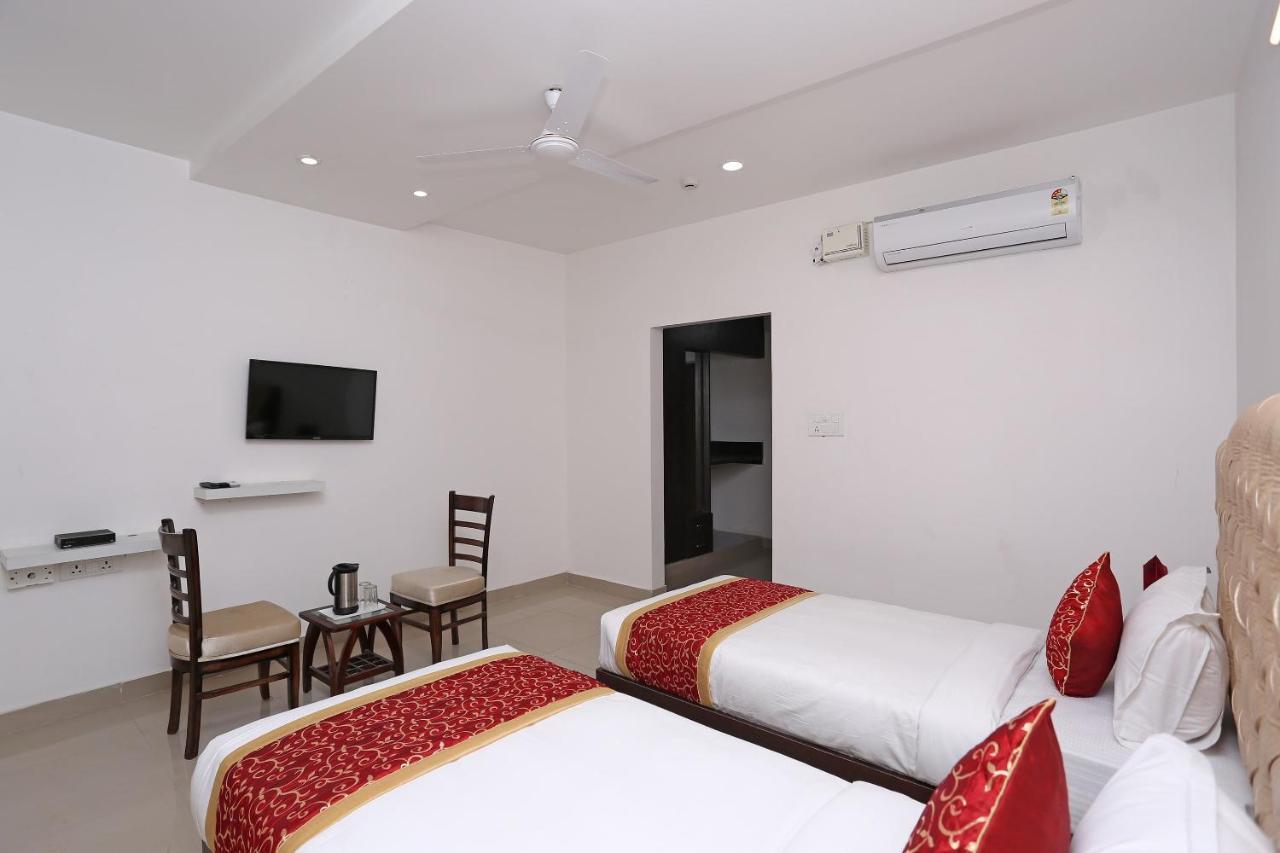 Capital O 10060 Hotel The Leaf Lucknow Zewnętrze zdjęcie